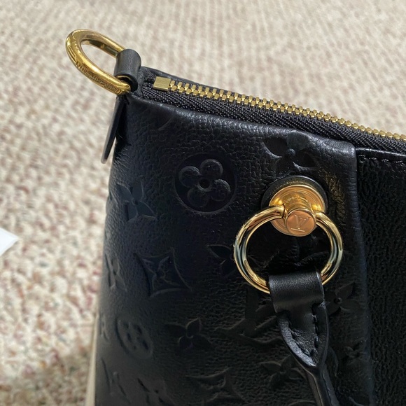 Louis Vuitton Empreinte V Tote - Picture 3 of 10